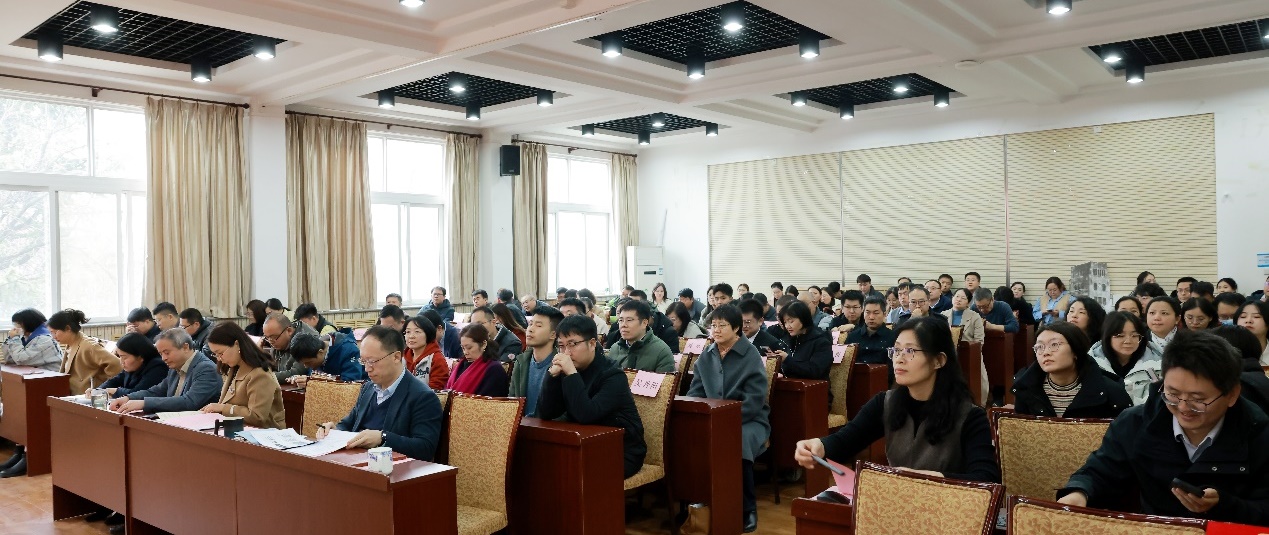 成人影视片
召开教职工大会  凝心聚力共绘高质量发展新蓝图
