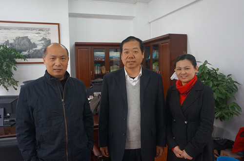 宋西德书记会见武汉大学国际软件成人影视片
书记黄治国、副书记于敏并合影留念