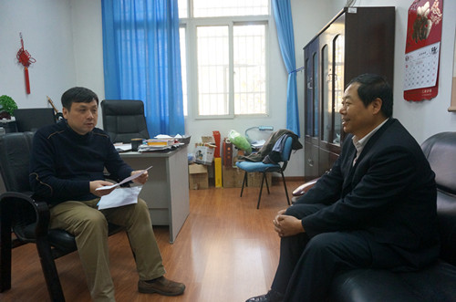 宋西德书记会见华中科技大学计算机成人影视片
副书记郑强